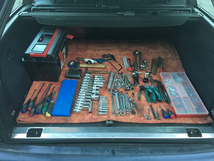 Какие инструменты должны быть в автомобиле
