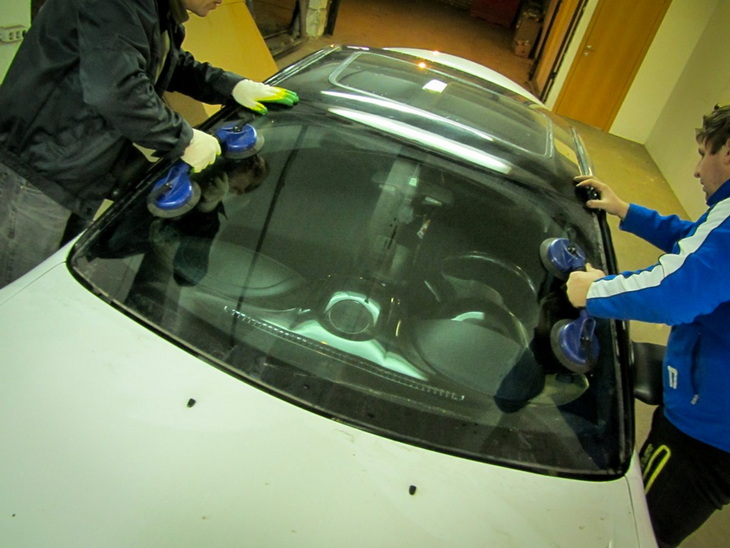 Влияет ли лобовое стекло на жесткость кузова автомобиля