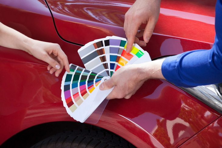 Можно ли перекрасить машину в другой цвет в России